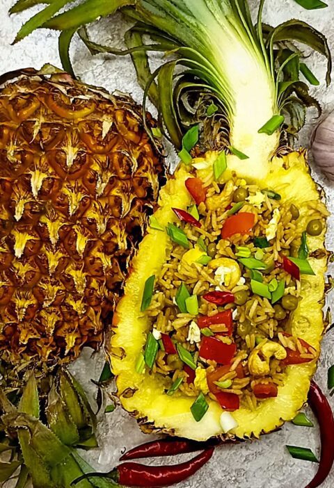 Тайский рис с ананасами и креветками