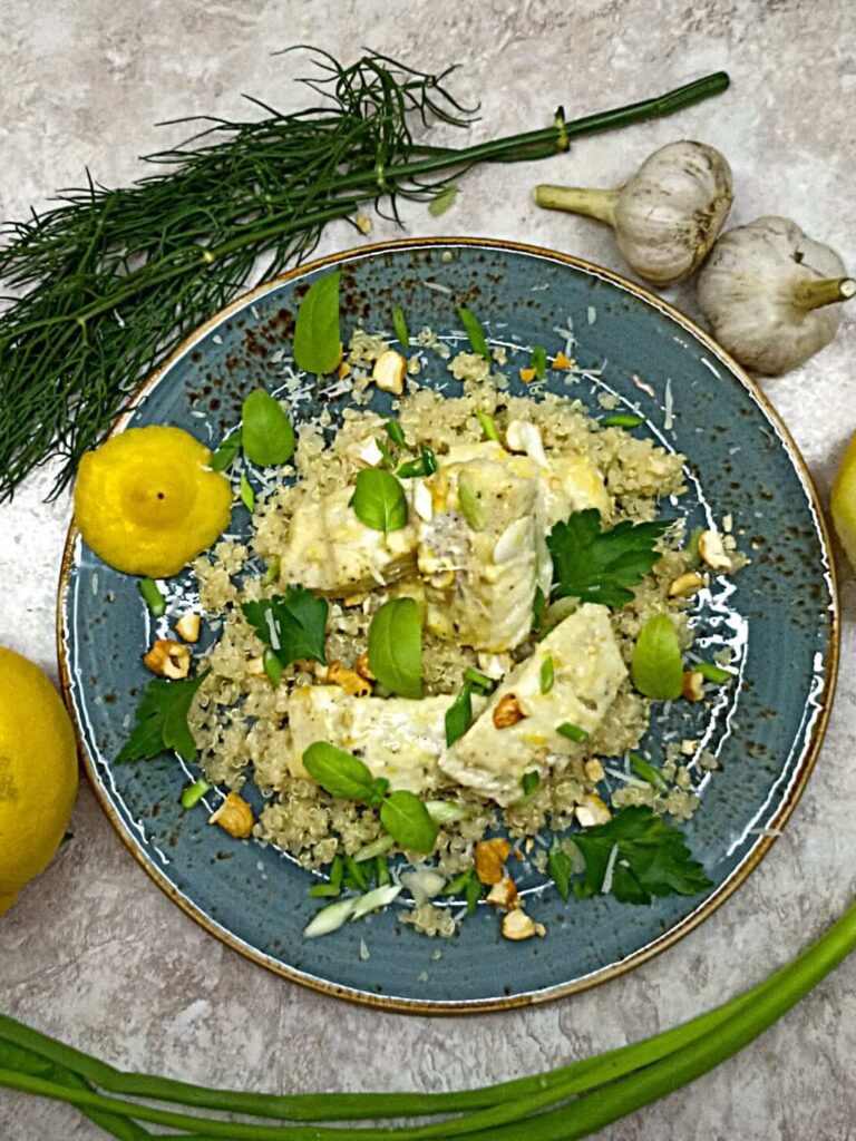 Салат с красной рыбой и креветками рецепт с фото пошагово | Рецепт | Национальная еда, Салаты, Еда